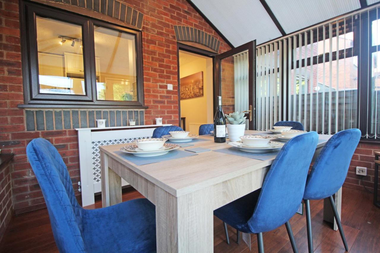 The Barwoods - Modern Spacious Home In Chester - Parking 外观 照片